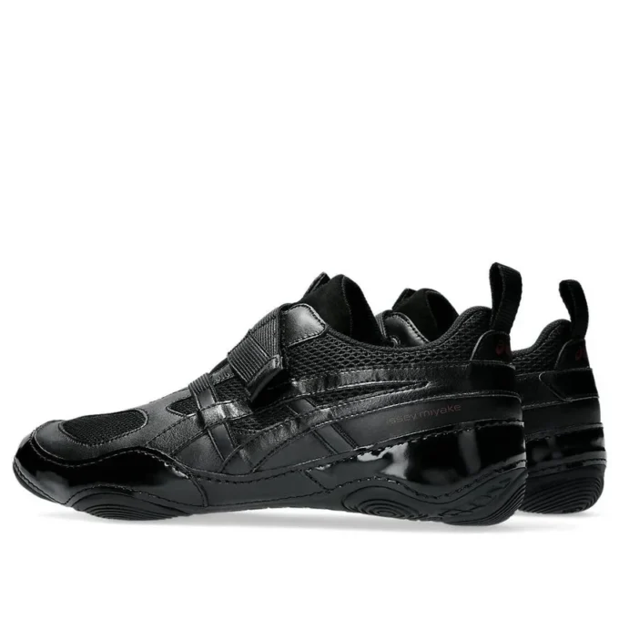 Asics x Issey Miyake Hyper Taping „Negru”