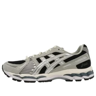 Asics x Kith Gel-Kayano 12.1 „Peat Cream”