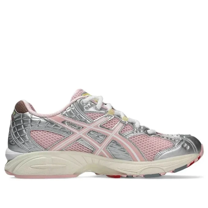 Asics x Vandy The Pink x atmos Gel-Nimbus 10.1 „Banana Split Strawberry”