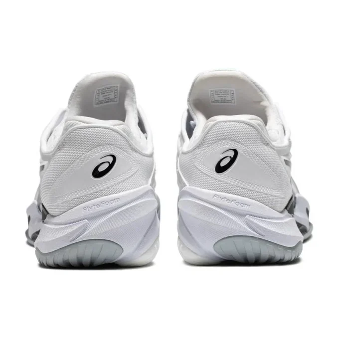 Court FF 3 „White Black”
