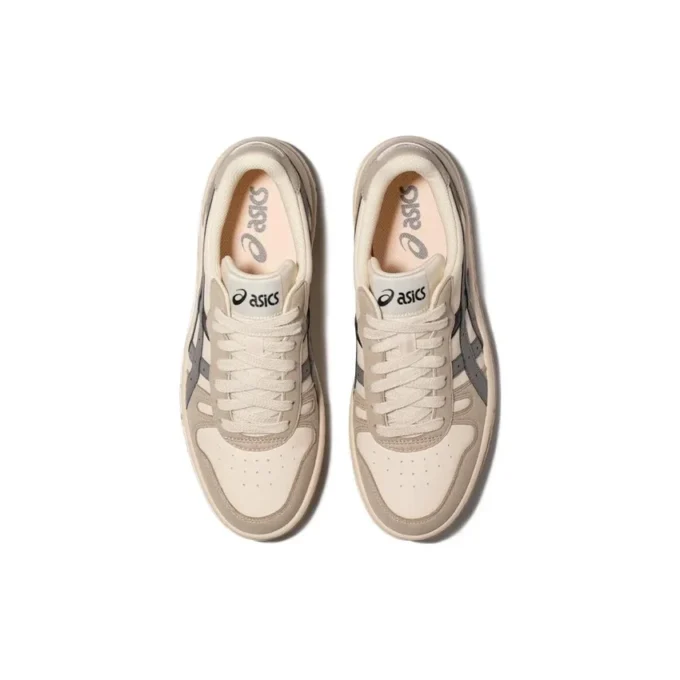 Court MZ „Cream Black Gum”