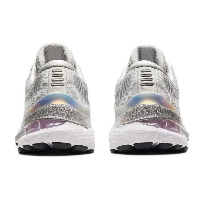 Gel-Kayano 28 „Platinum”