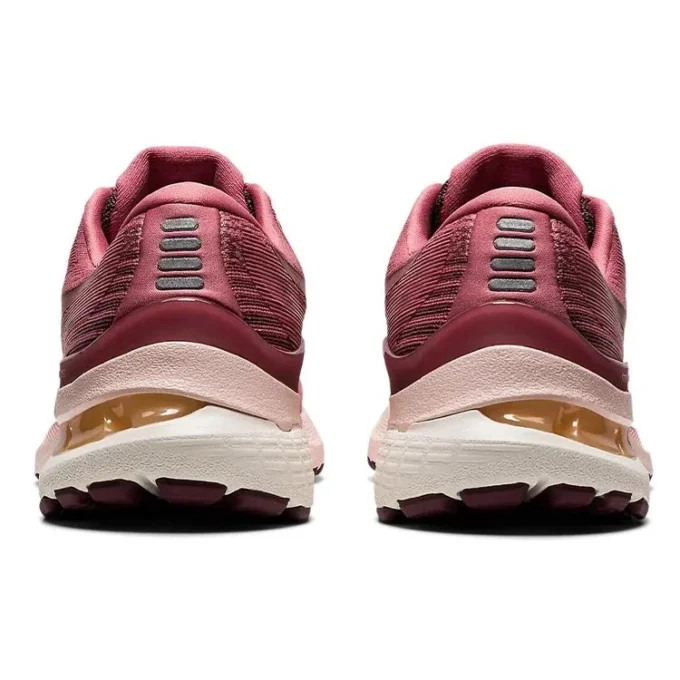 Gel-Kayano 28 „Smokey Rose”