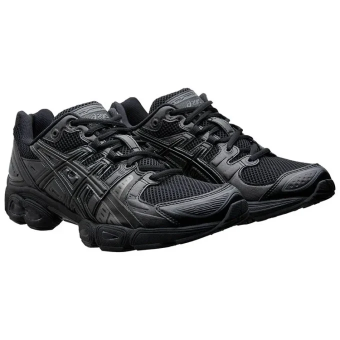 Gel-Nimbus 24 9 „Black Gunmetal”