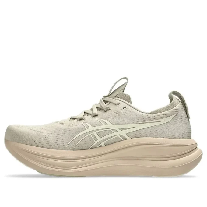 Gel-Nimbus 28 „Feather Grey Cream”