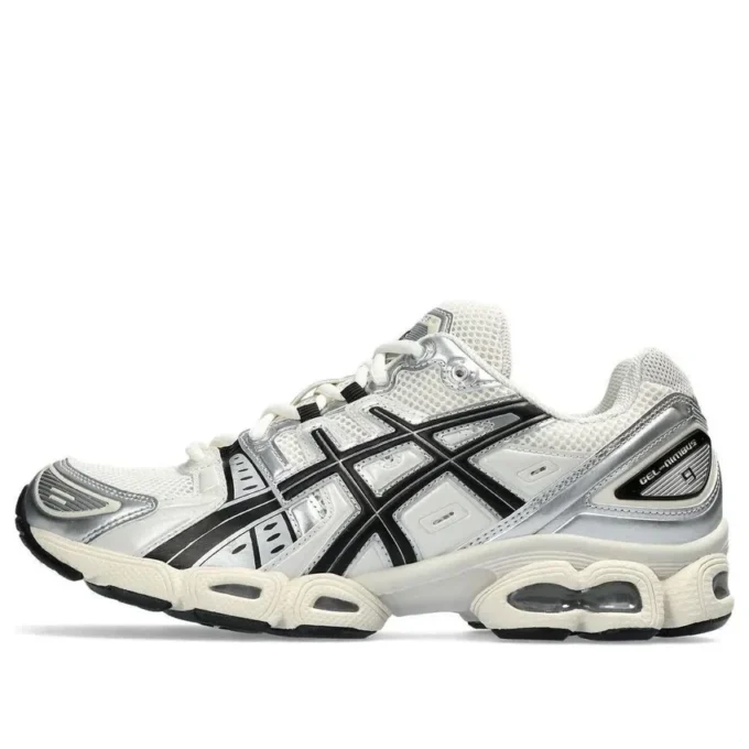 Gel-Nimbus 9 „Cream Black”