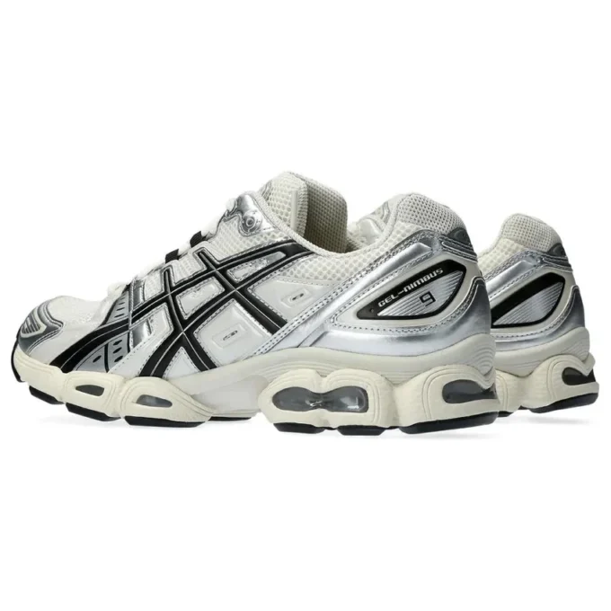 Gel-Nimbus 9 „Cream Black”