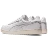 Japan S „Triple White”