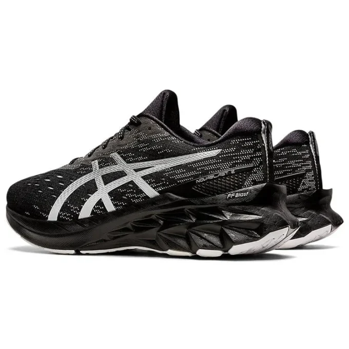 Novablast 2 „Black Pure Silver”