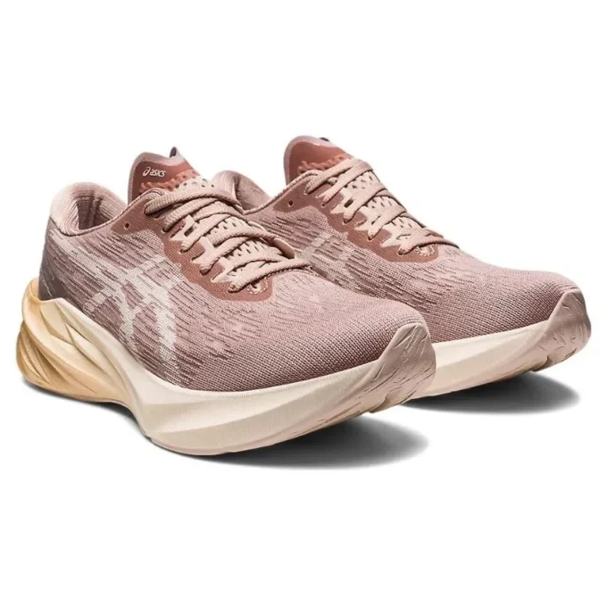 Novablast 3 „Fawn Mineral Beige”
