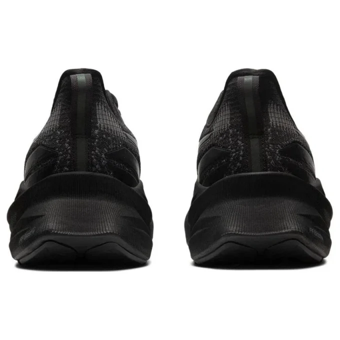 Novablast 3 LE „Negru-Gri Grafit”