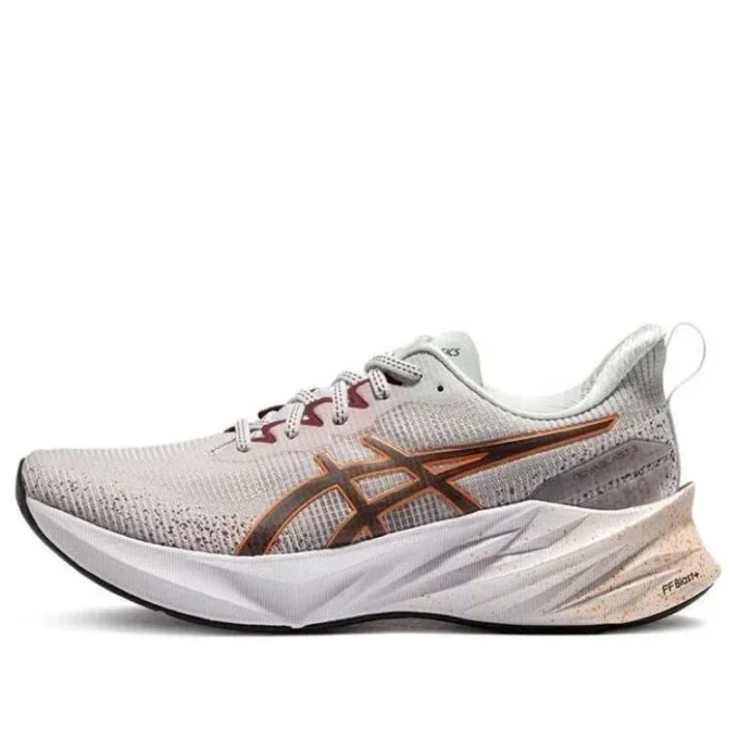 Novablast 3 LE „Pure Aqua”