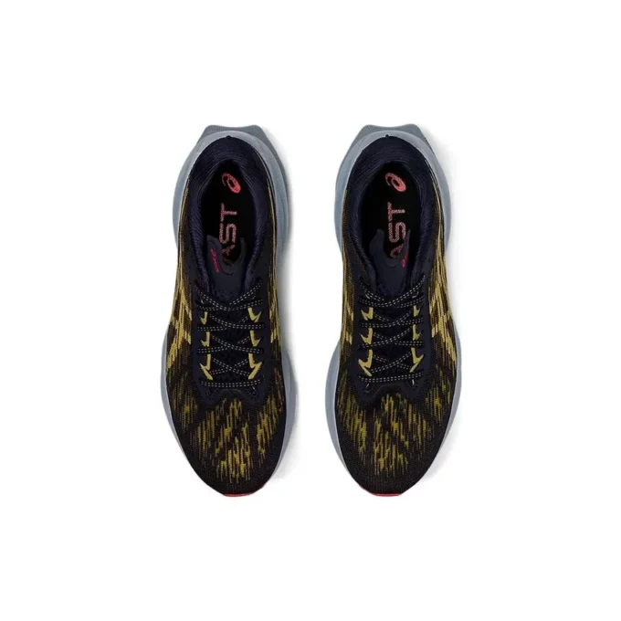 Novablast 3 „Midnight Olive Oil”