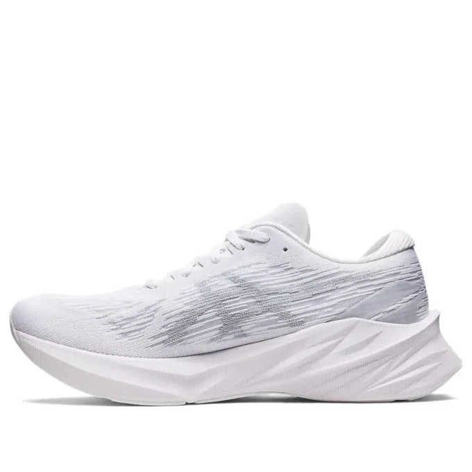 Novablast 3 „White Piedmont Grey”