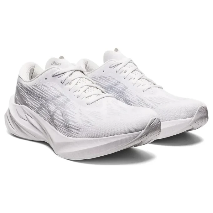 Novablast 3 „White Piedmont Grey”