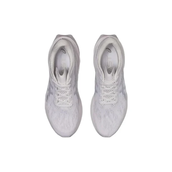 Novablast 3 „White Piedmont Grey”