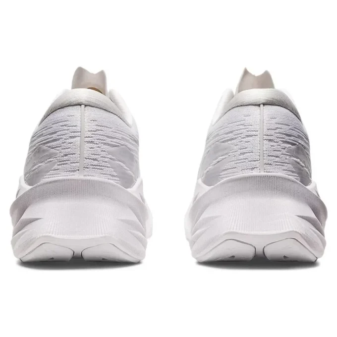 Novablast 3 „White Piedmont Grey”