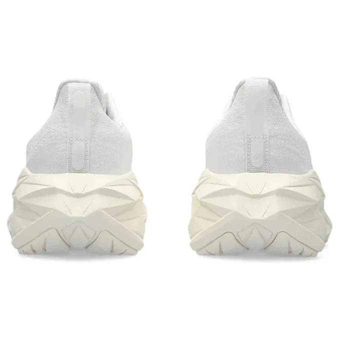 Novablast 4 „Alb crem”