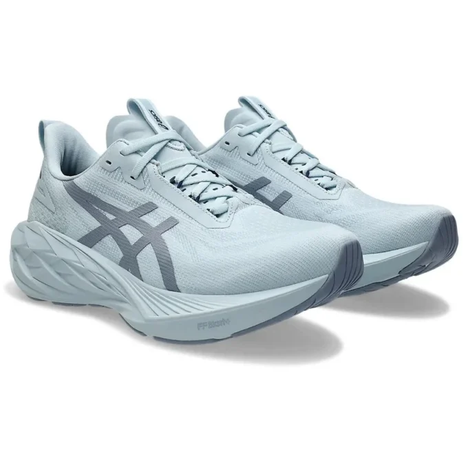 Novablast 4 LE „Cool Grey Blue”