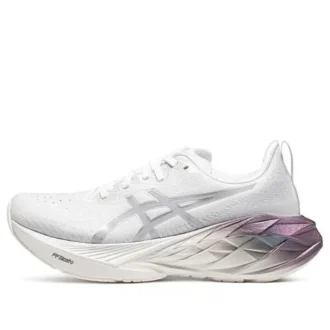 Novablast 4 Platinum „Real White Pure Silver”