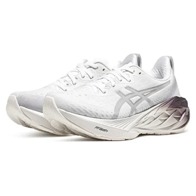 Novablast 4 Platinum „Real White Pure Silver”
