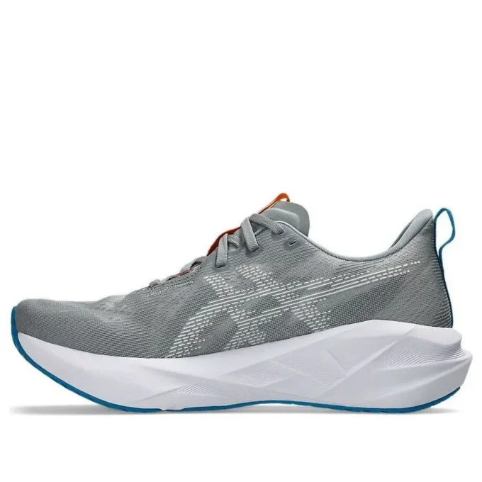Novablast 5 2E Wide „Gravel White”