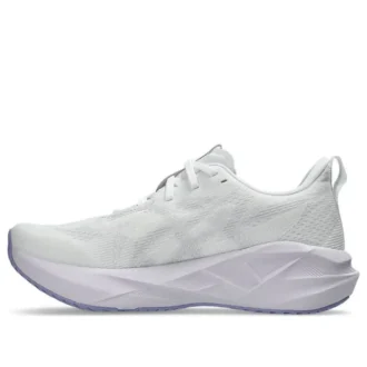 Novablast 5 D Wide „White Lilac Hint”