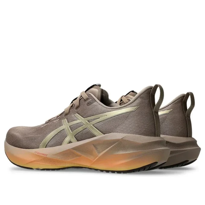 Novablast 5 „Luxe Taupe Grey”