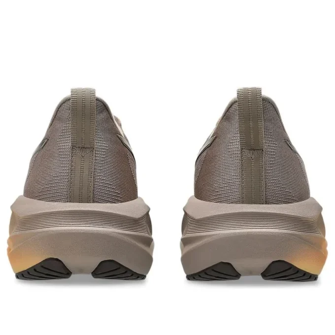 Novablast 5 „Luxe Taupe Grey”