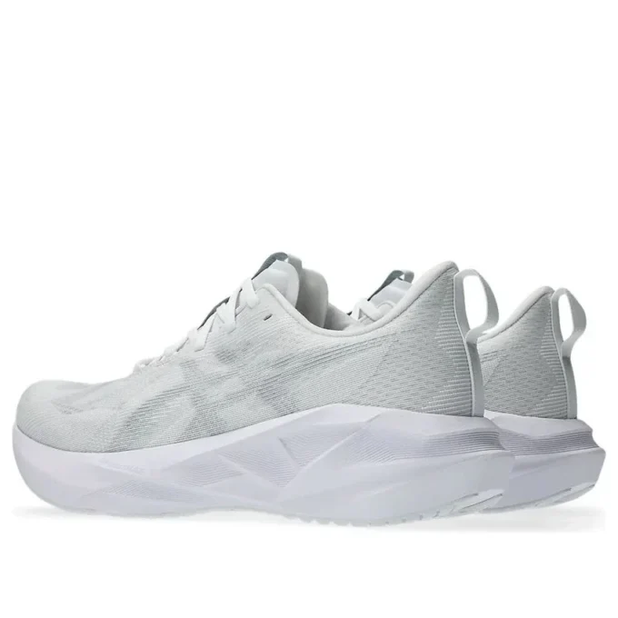 Novablast 5 „White Piedmont Grey”