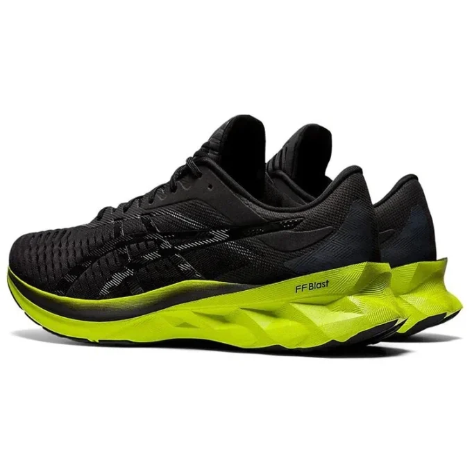 Novablast „Black Lime Zest”